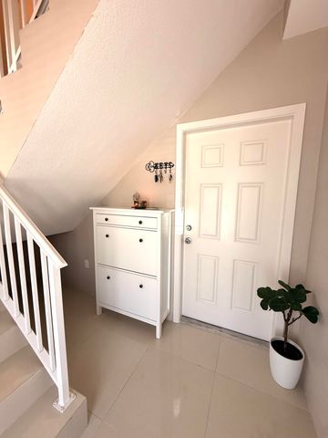 15 Lakeview Drive, Key Largo, FL 33037