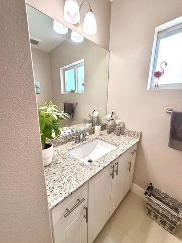 15 Lakeview Drive, Key Largo, FL 33037