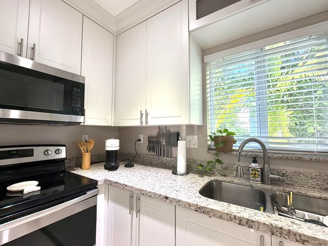 15 Lakeview Drive, Key Largo, FL 33037