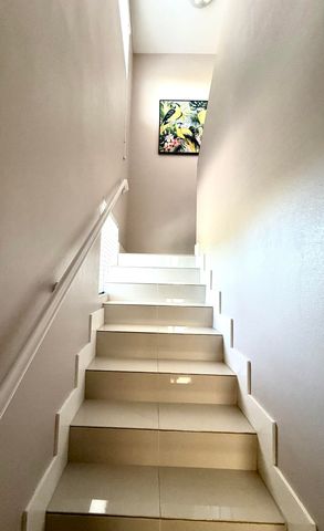 15 Lakeview Drive, Key Largo, FL 33037