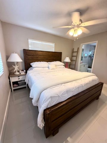 15 Lakeview Drive, Key Largo, FL 33037