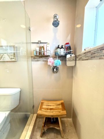 15 Lakeview Drive, Key Largo, FL 33037