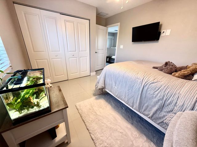 15 Lakeview Drive, Key Largo, FL 33037