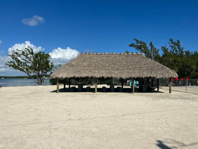 15 Lakeview Drive, Key Largo, FL 33037