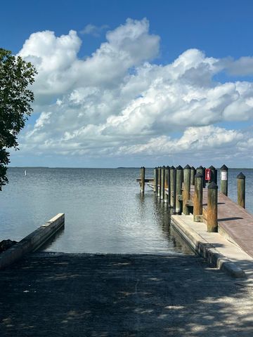15 Lakeview Drive, Key Largo, FL 33037