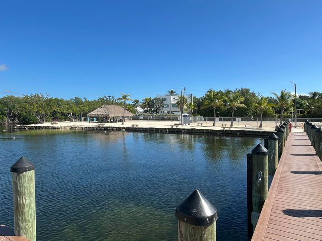 15 Lakeview Drive, Key Largo, FL 33037