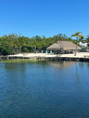 15 Lakeview Drive, Key Largo, FL 33037