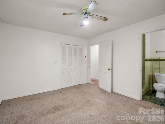 926 Toxaway Court, Hendersonville, NC 28791