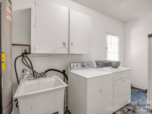 926 Toxaway Court, Hendersonville, NC 28791