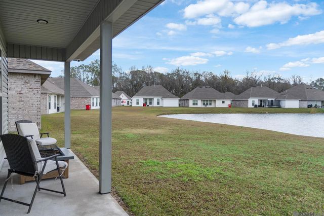 8256 Sweetgum Dr, Gonzales, LA 70737