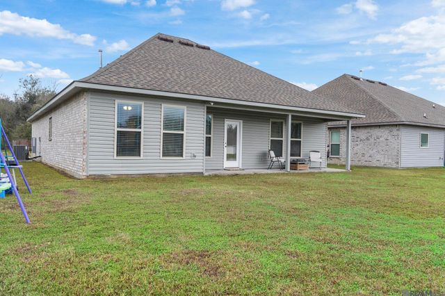 8256 Sweetgum Dr, Gonzales, LA 70737