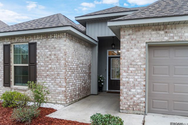 8256 Sweetgum Dr, Gonzales, LA 70737