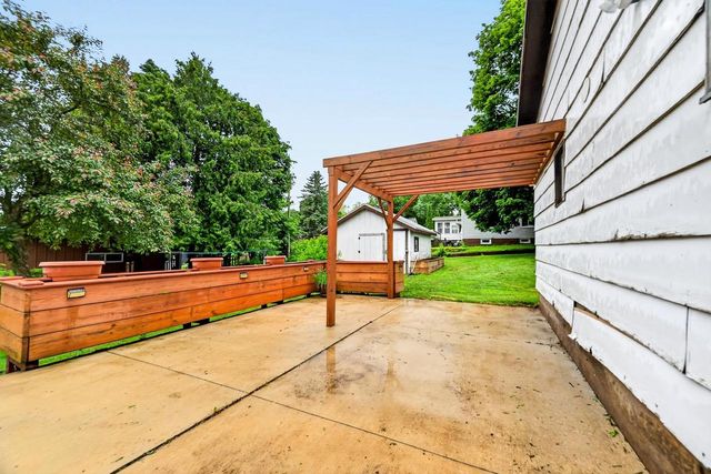 901-903 2nd Street, New Glarus, WI 53574