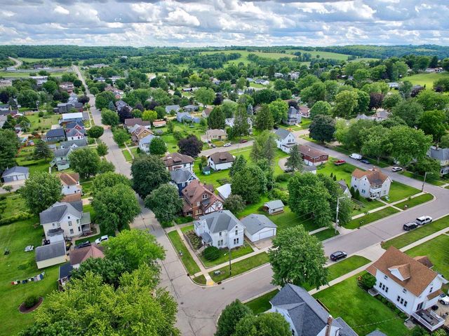 901-903 2nd Street, New Glarus, WI 53574