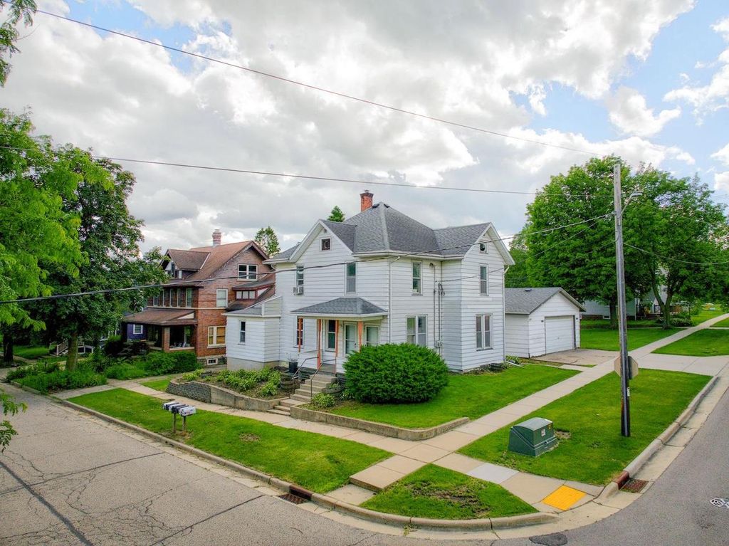 901-903 2nd Street, New Glarus, WI 53574