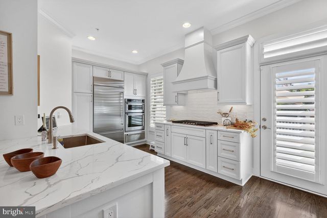 619 E CUSTIS AVE, Alexandria, VA 22301