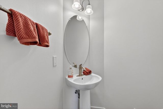 619 E CUSTIS AVE, Alexandria, VA 22301
