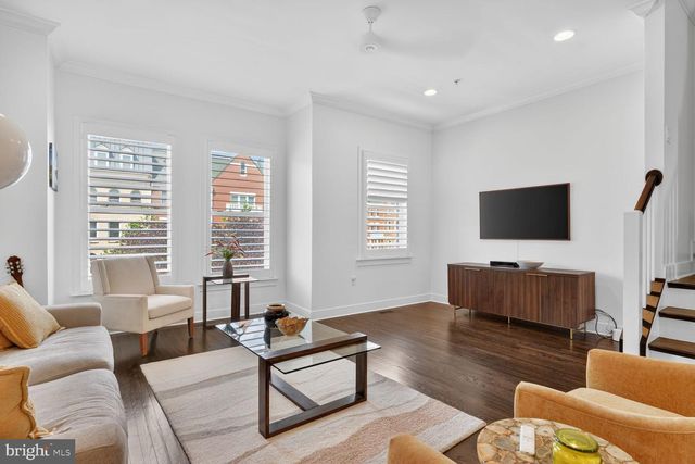 619 E CUSTIS AVE, Alexandria, VA 22301