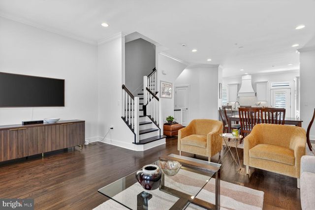 619 E CUSTIS AVE, Alexandria, VA 22301