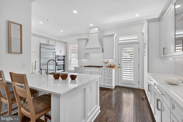 619 E CUSTIS AVE, Alexandria, VA 22301
