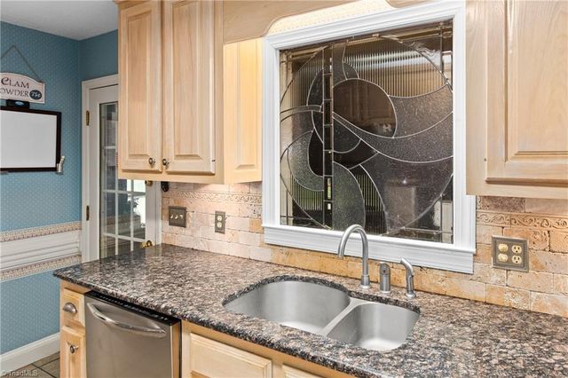 907 Branchwood Drive, Kernersville, NC 27284