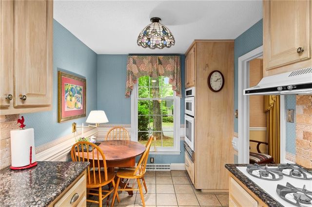 907 Branchwood Drive, Kernersville, NC 27284