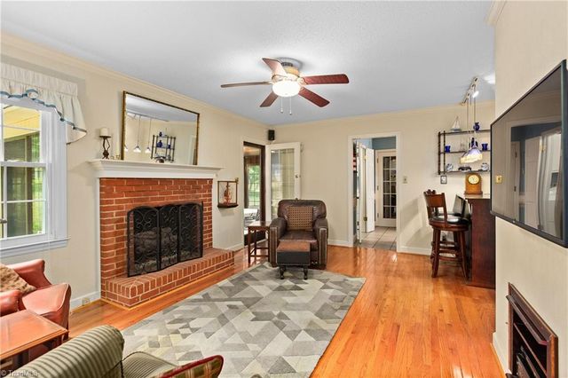 907 Branchwood Drive, Kernersville, NC 27284