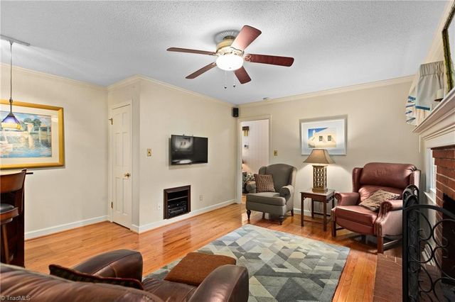 907 Branchwood Drive, Kernersville, NC 27284