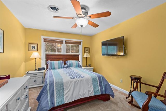 907 Branchwood Drive, Kernersville, NC 27284