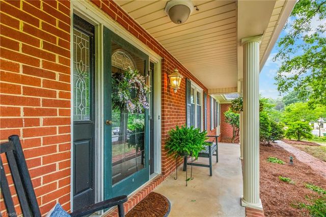 907 Branchwood Drive, Kernersville, NC 27284