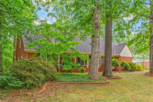 907 Branchwood Drive, Kernersville, NC 27284