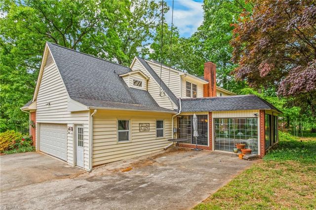 907 Branchwood Drive, Kernersville, NC 27284
