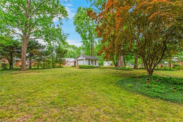 907 Branchwood Drive, Kernersville, NC 27284