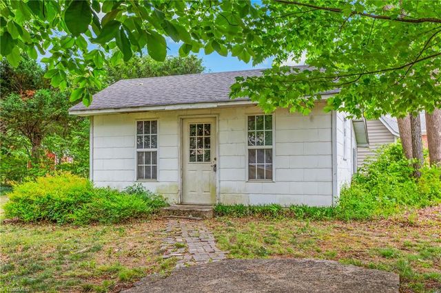 907 Branchwood Drive, Kernersville, NC 27284