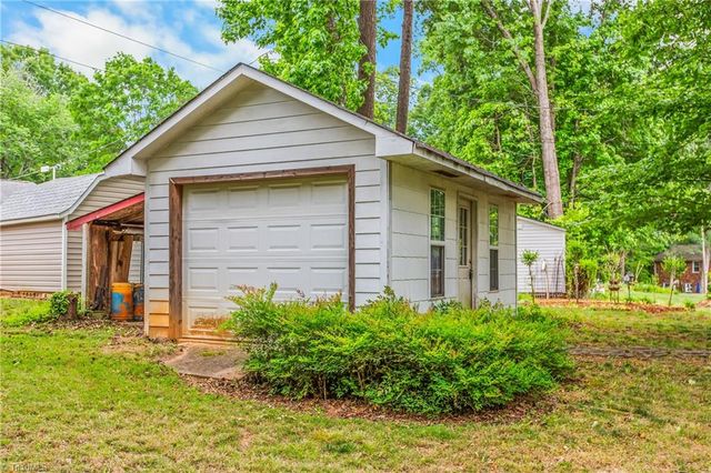 907 Branchwood Drive, Kernersville, NC 27284