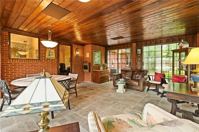 907 Branchwood Drive, Kernersville, NC 27284