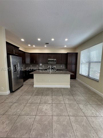 130 NW 209th Trl 130, Pembroke Pines, FL 33029