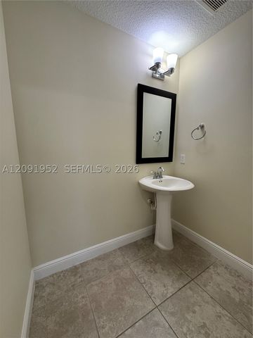 130 NW 209th Trl 130, Pembroke Pines, FL 33029