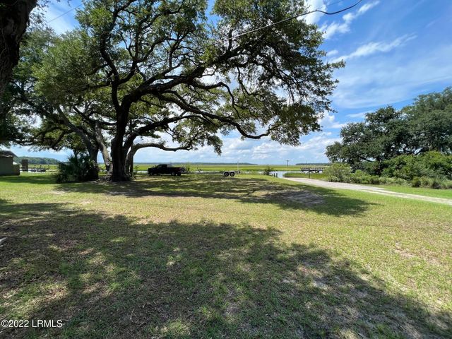 12 Dockside Lane, St. Helena Island, SC 29920