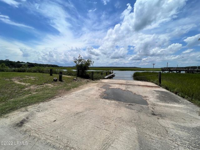 12 Dockside Lane, St. Helena Island, SC 29920