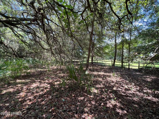 12 Dockside Lane, St. Helena Island, SC 29920