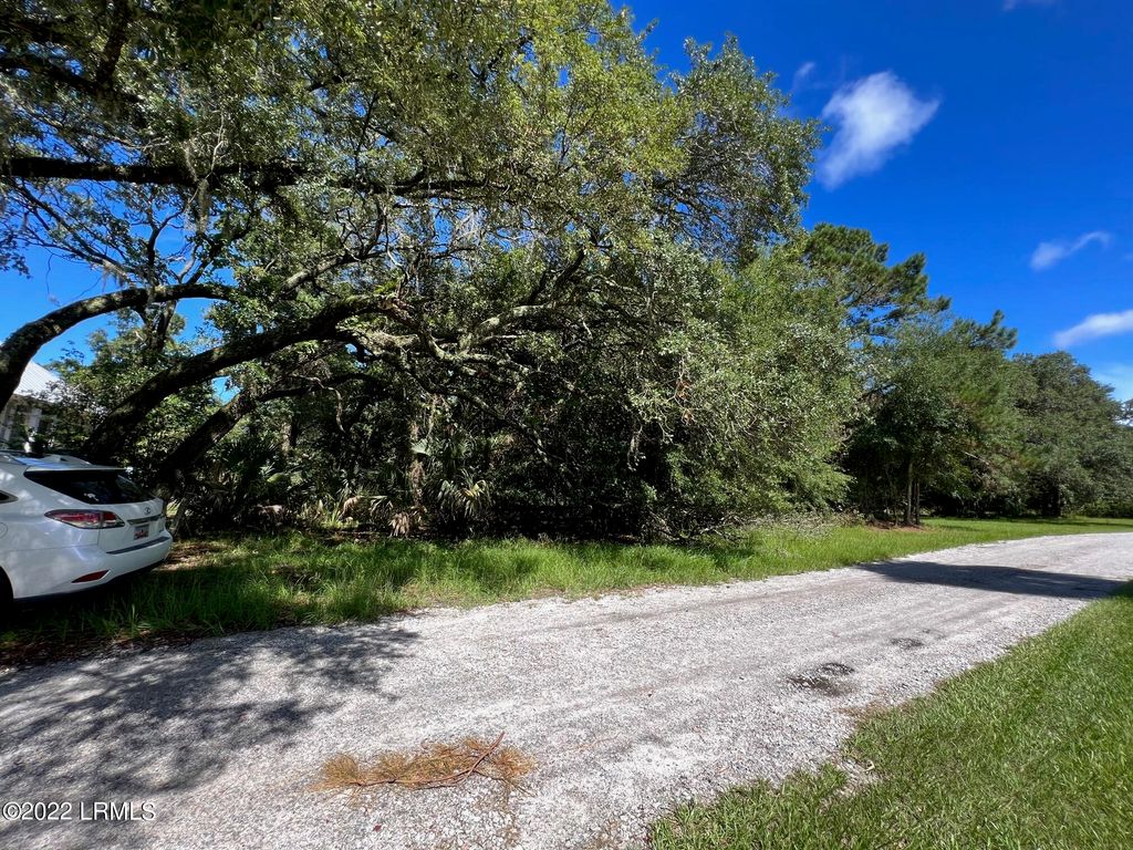 12 Dockside Lane, St. Helena Island, SC 29920