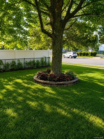 206 Bay Shore Road, North Babylon, NY 11703