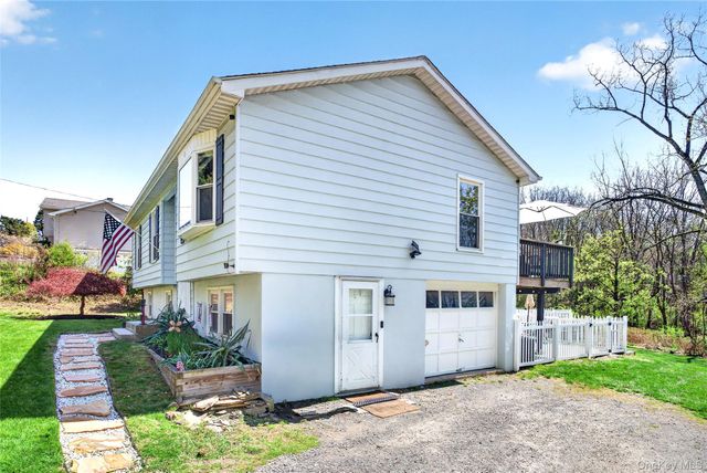 58 Farries Avenue, Florida, NY 10921