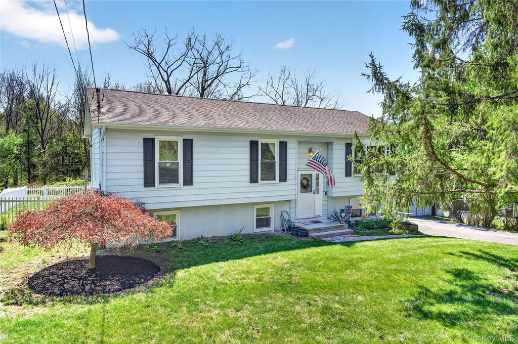 58 Farries Avenue, Florida, NY 10921