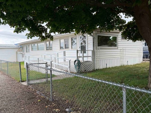424 N Hodges Rd, Greenacres, WA 99016