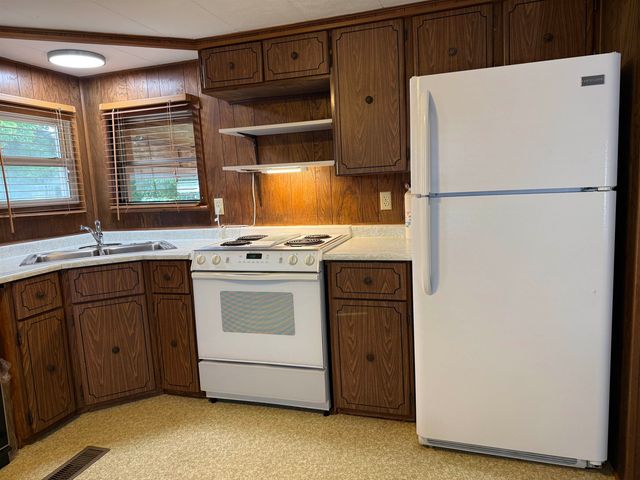 424 N Hodges Rd, Greenacres, WA 99016
