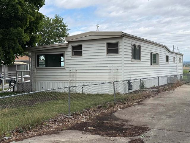 424 N Hodges Rd, Greenacres, WA 99016