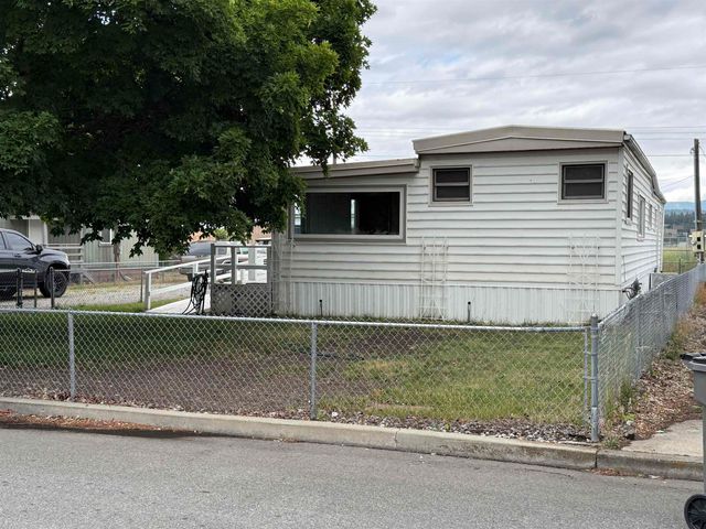 424 N Hodges Rd, Greenacres, WA 99016