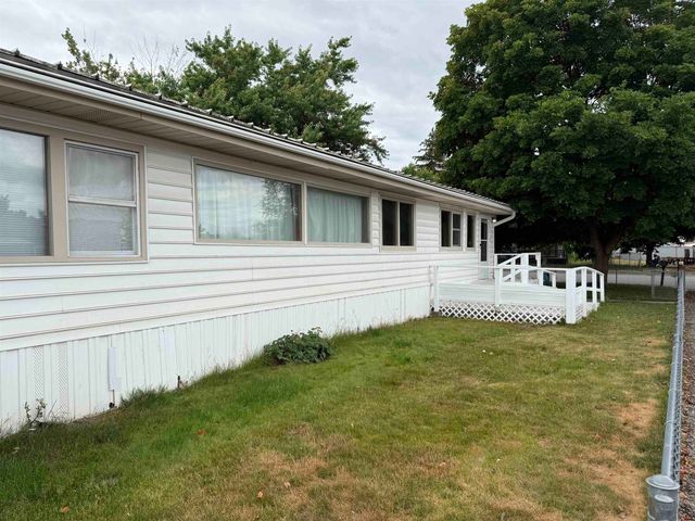 424 N Hodges Rd, Greenacres, WA 99016